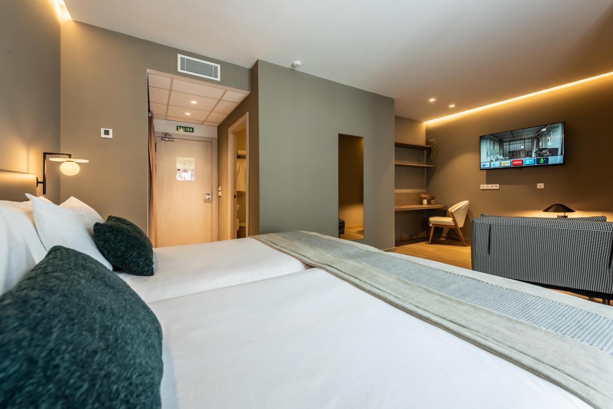 Silken Puerta De Irati Hotel Ochagavia Ngoại thất bức ảnh